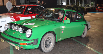 La noche no impidió a los Macho imponerse con su Porsche 911 en la Clásica Nocturna Adelma