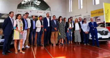 Inaugurado el Salón del Motor que durante todo el fin de semana oferta cerca de 400 vehículos en Torrelavega.